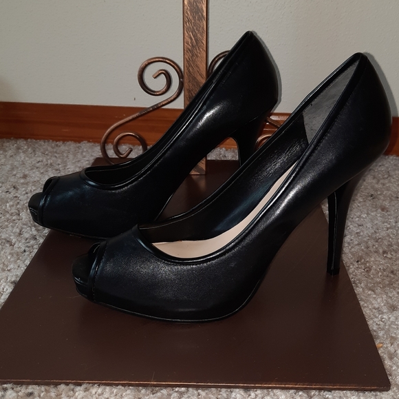 NWOT NINE WEST sz 8.5 black heels - Picture 1 of 14